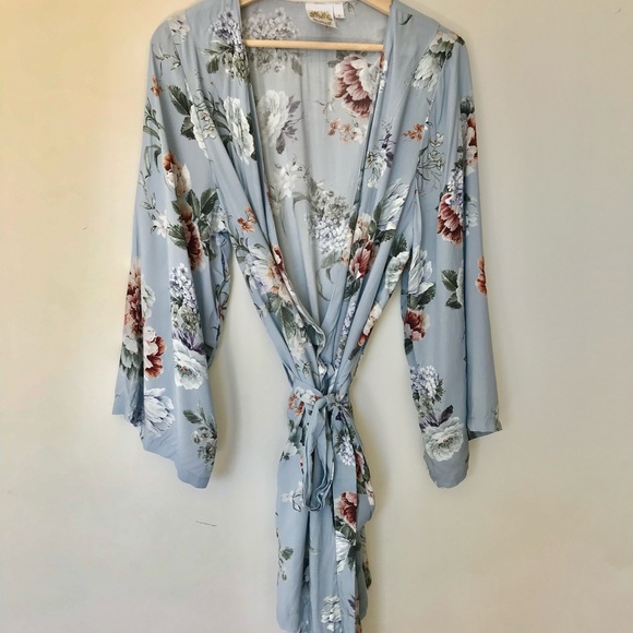 FLORAL ROBE - Picture 3 of 3
